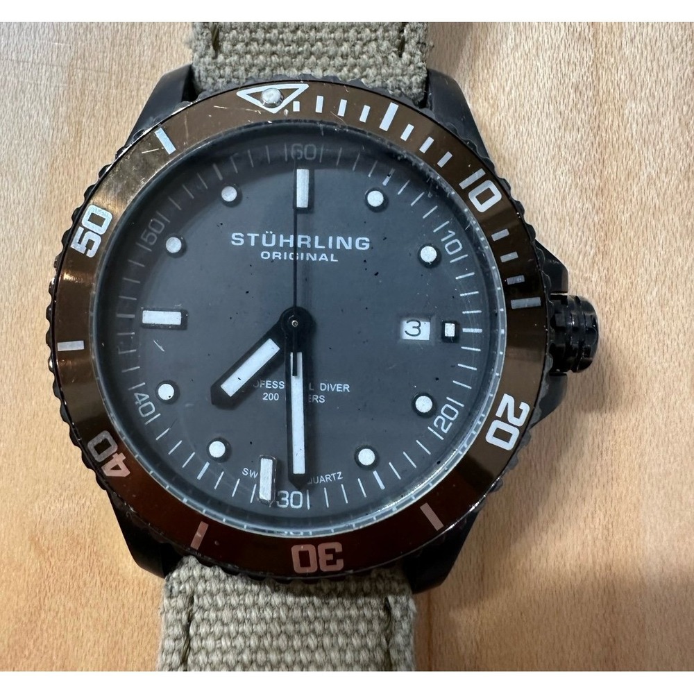 Stuhrling Original Caravel 825 Diver Watch 200M Swiss Quartz Black Brown